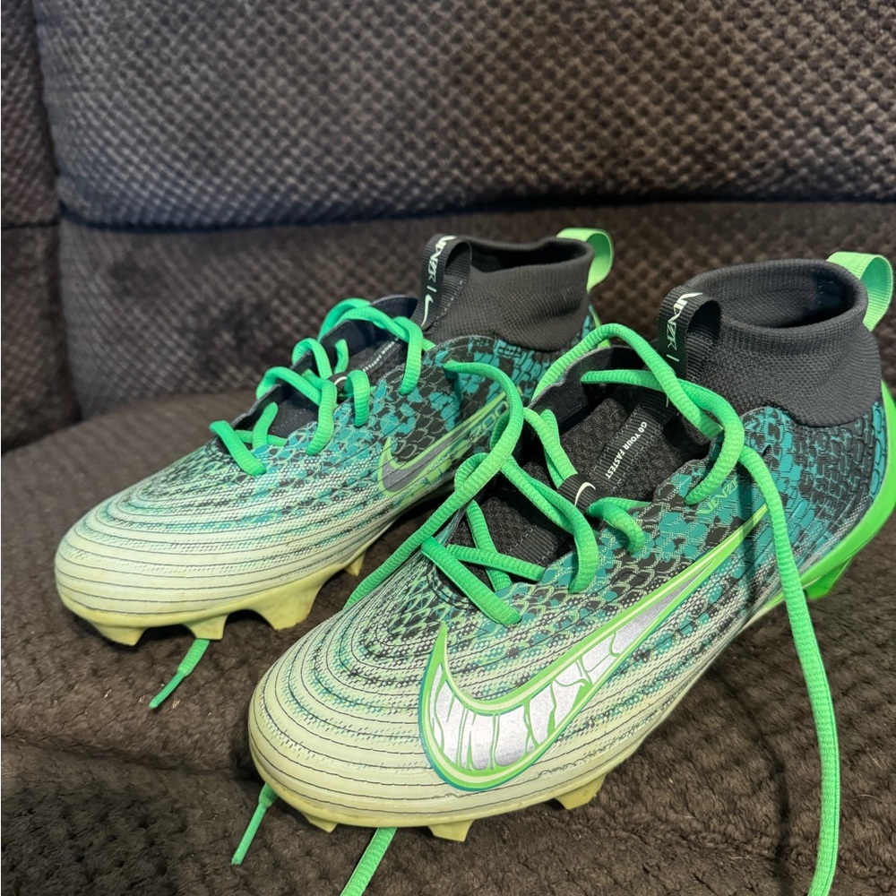 Nike Zoom Vapor Pro 1 CeeDee Lamb Green and Black Football Cleats - Picture 3 of 6